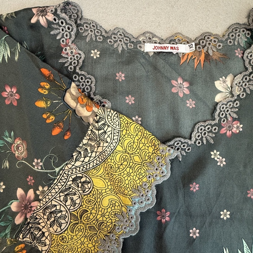 Johnny Was Adalee‎ Silk Blouse XS Slate Green Floral Embroidered Top C13920 - Picture 5 of 11